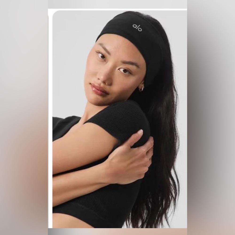 NWT Alo Yoga Performance Conquer Headband